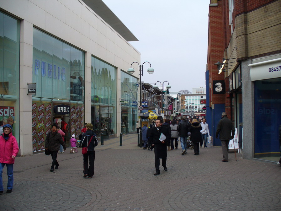 Photo: jeffwarder (CC BY-SA 3.0) Crawley