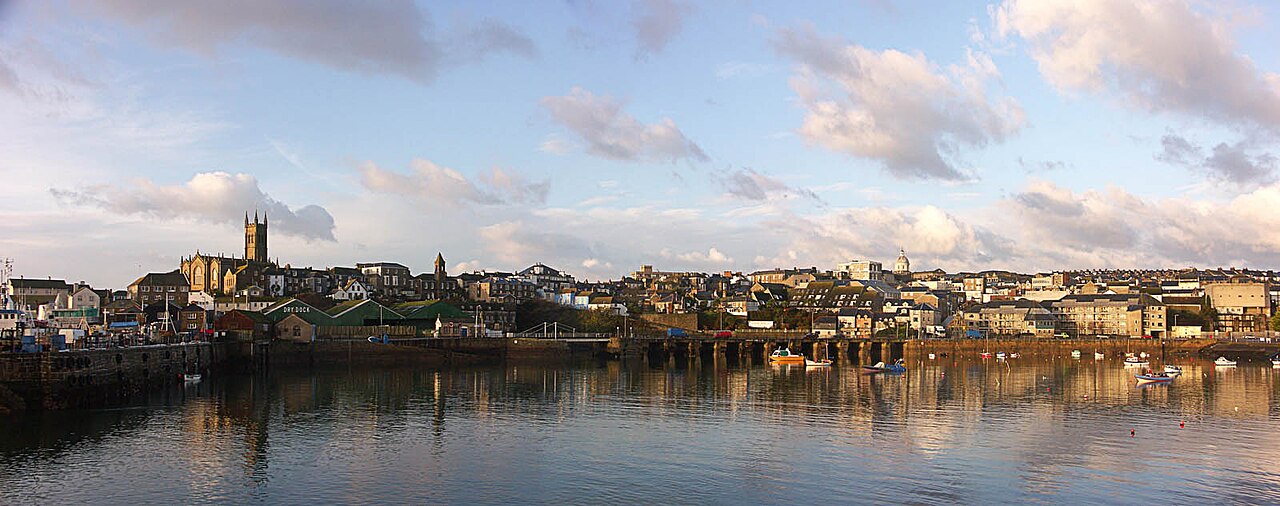 Photo: The original uploader was Marktee1 at English Wikipedia. (CC BY-SA 3.0) Penzance