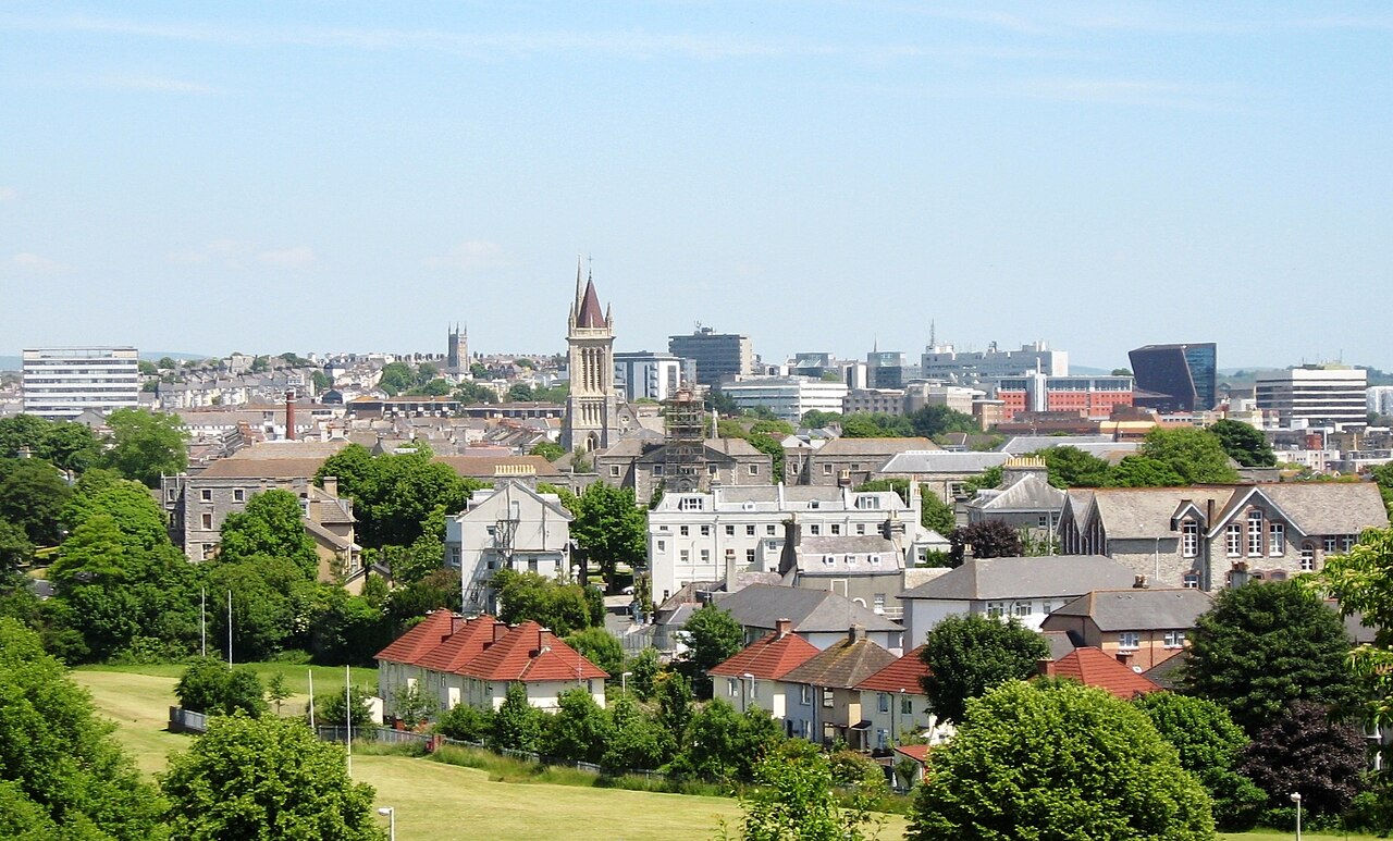 Photo: Jabarney (CC BY-SA 3.0) Plymouth