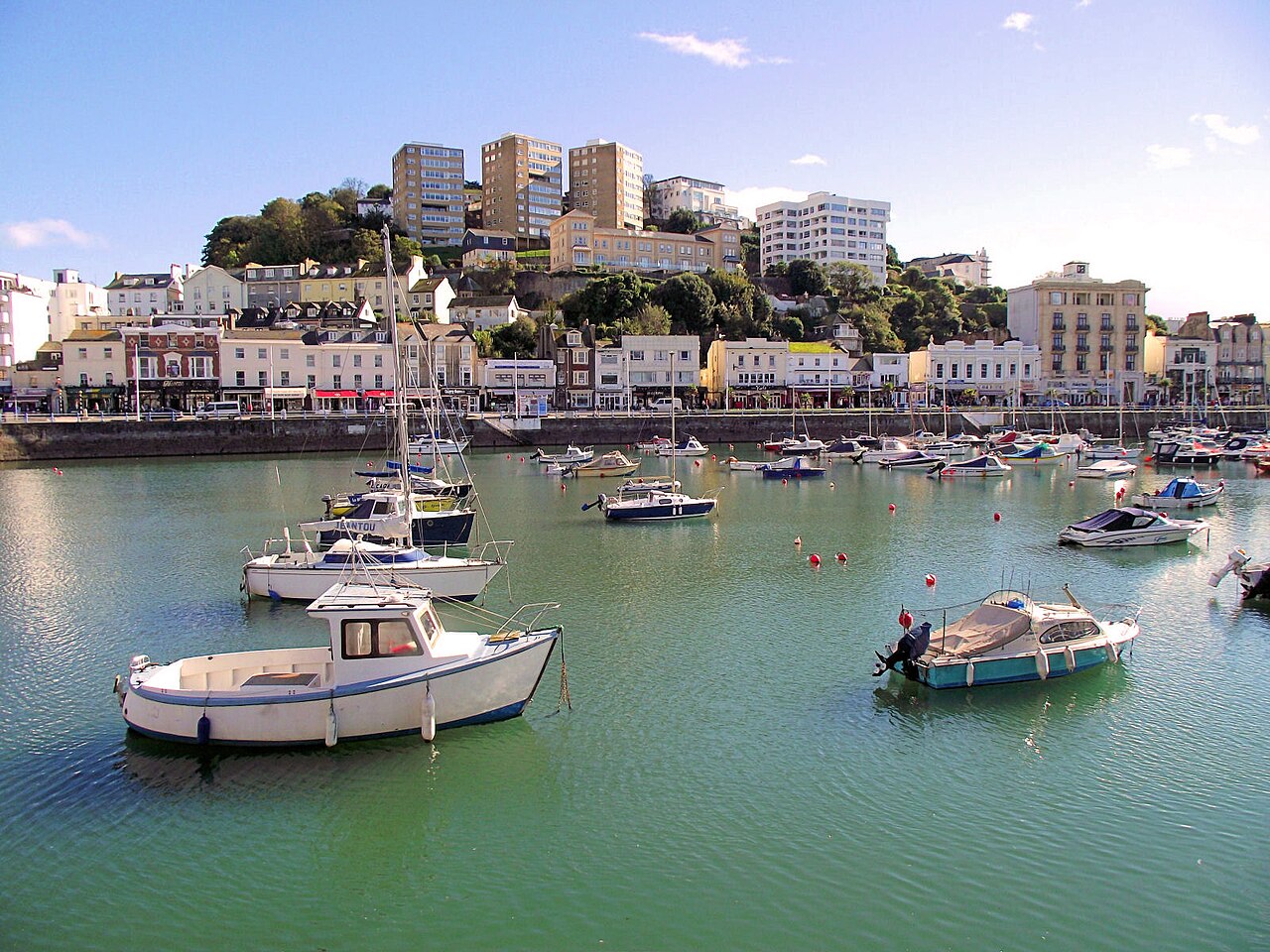 Photo: User:ianmacm (CC BY-SA 3.0) Torquay
